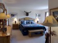 One-bedroom condo