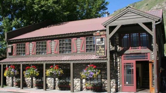 Summer Inn Exterior