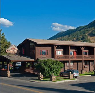 Elk Country Inn